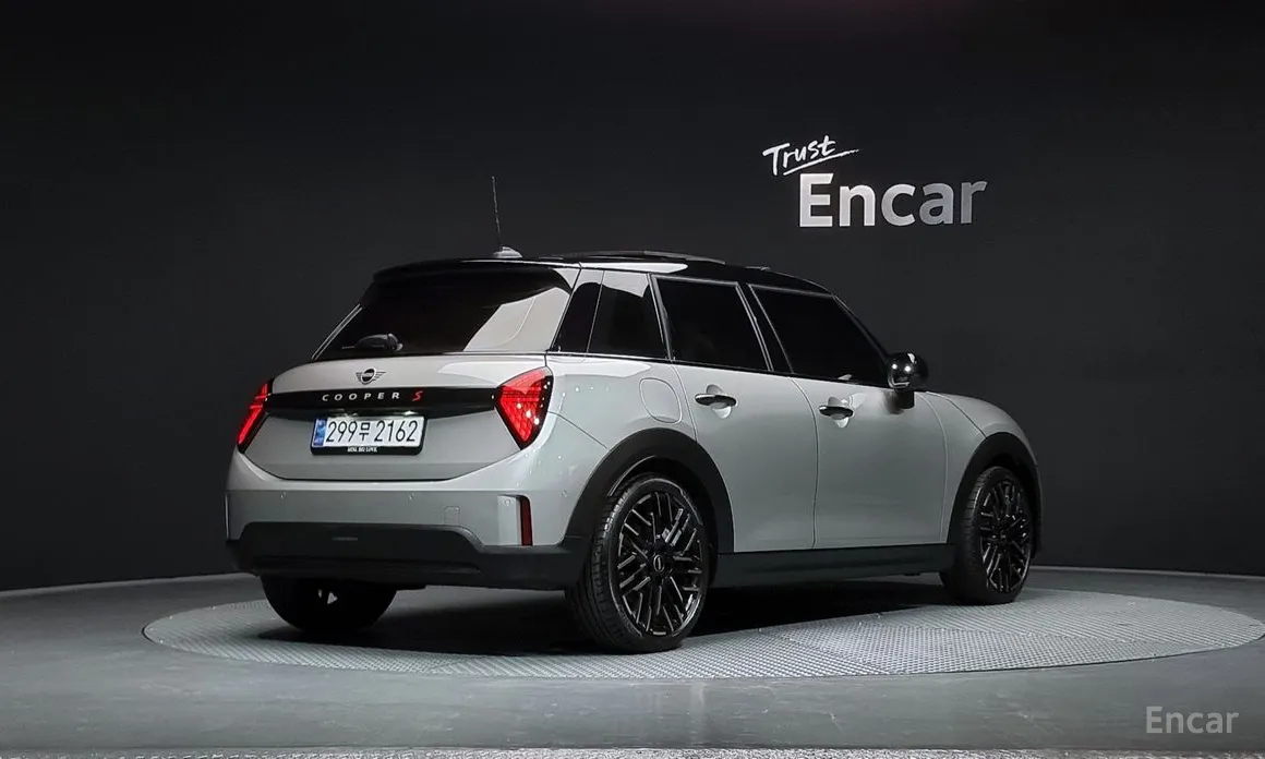 Фото 2 - Mini Cooper