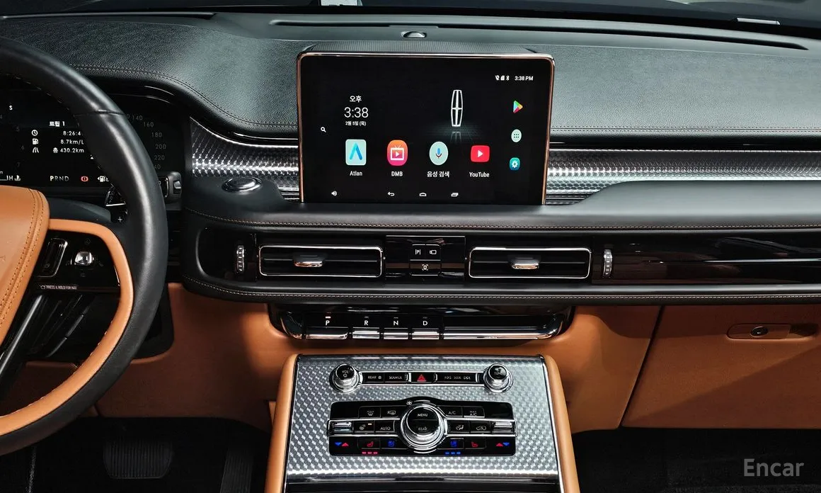 Фото 15 - Lincoln Aviator