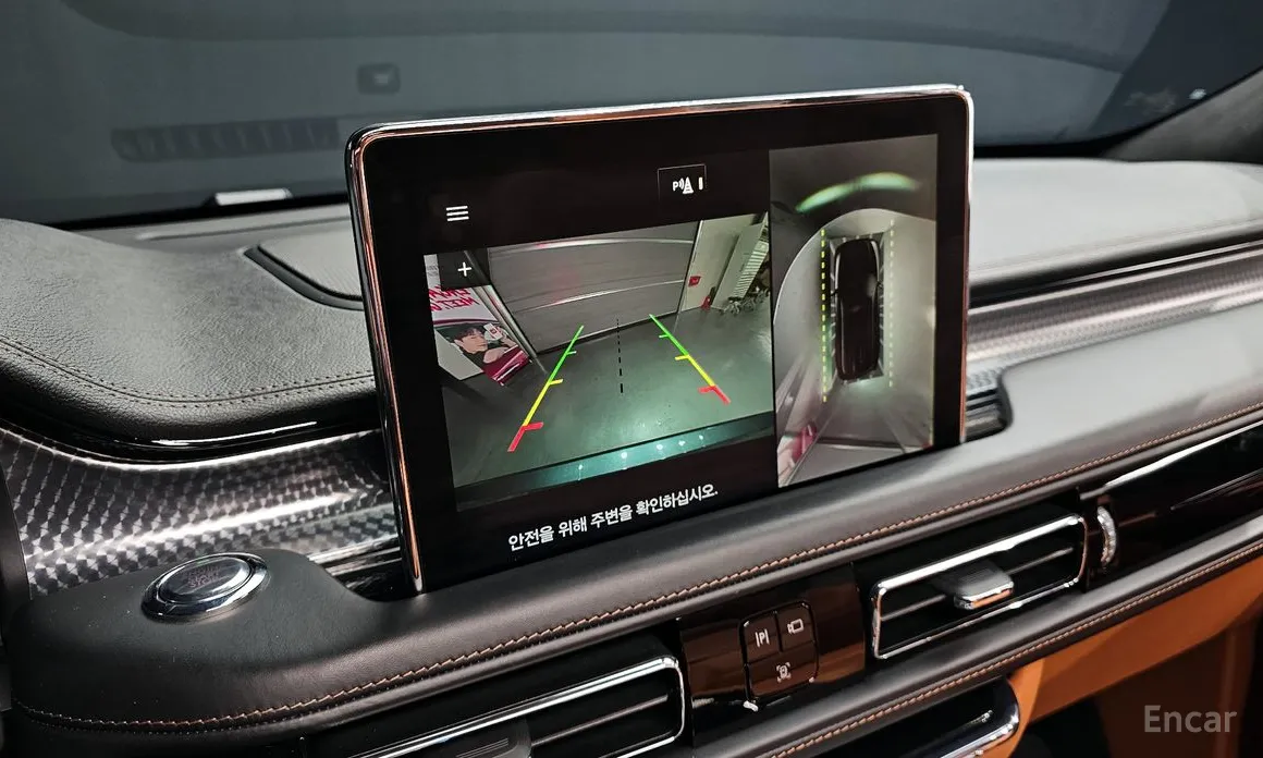 Фото 16 - Lincoln Aviator