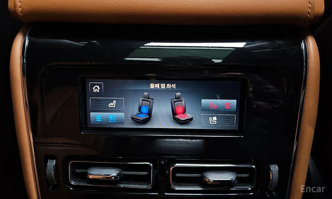 Фото 19 - Lincoln Aviator