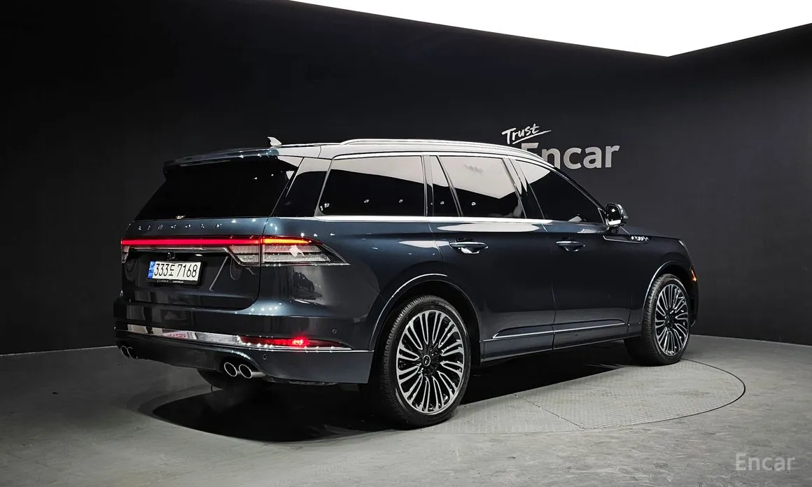 Фото 2 - Lincoln Aviator