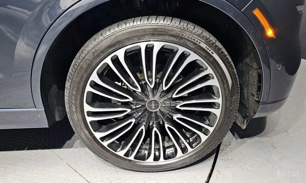 Фото 5 - Lincoln Aviator