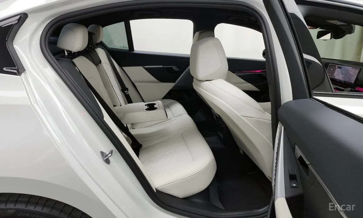 Фото 12 - BMW 5 Series