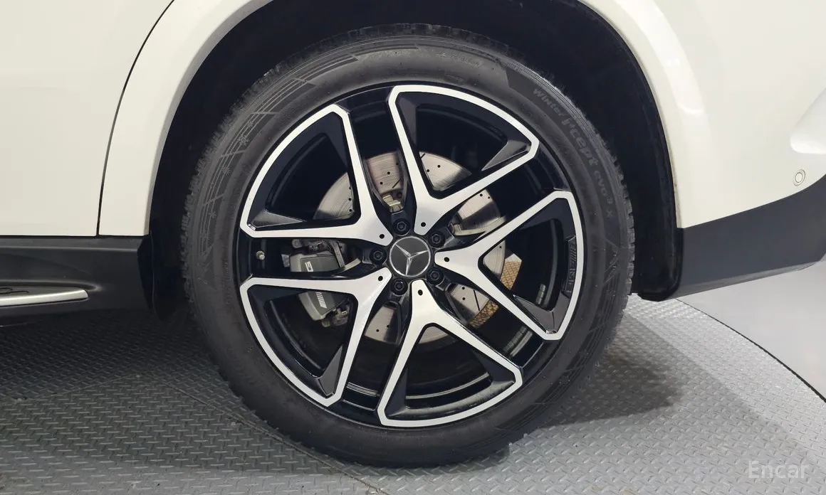 Фото 5 - Mercedes-Benz GLE-Class