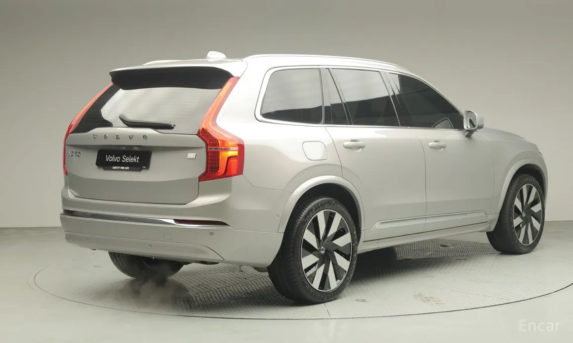 Photo 2 - Volvo XC90