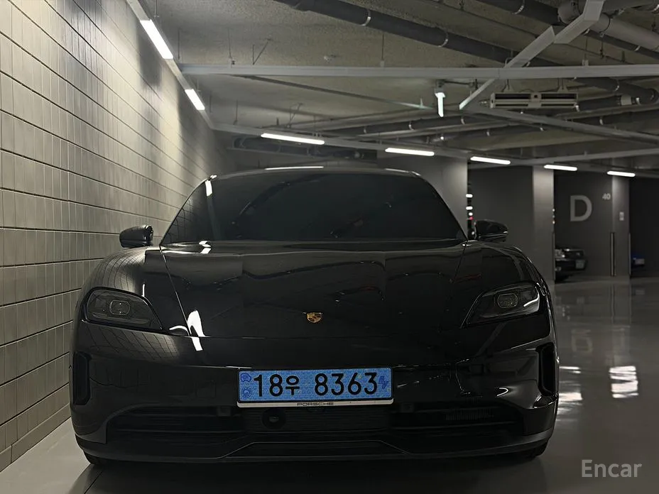 Фото 1 - Porsche Taycan