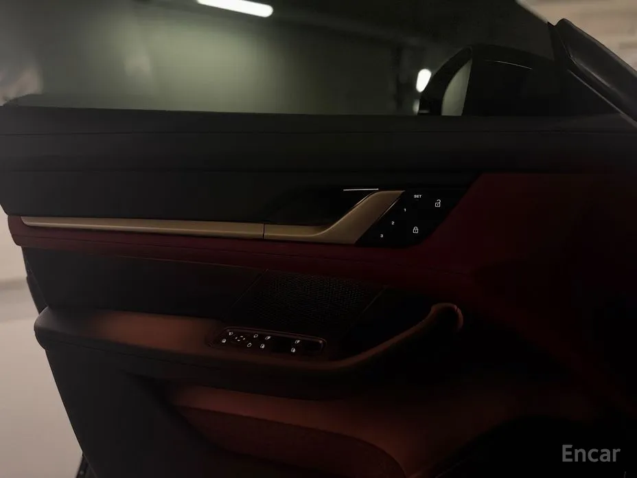 Фото 10 - Porsche Taycan