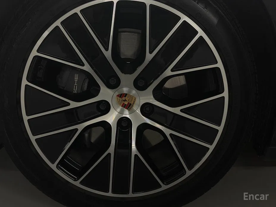 Фото 5 - Porsche Taycan