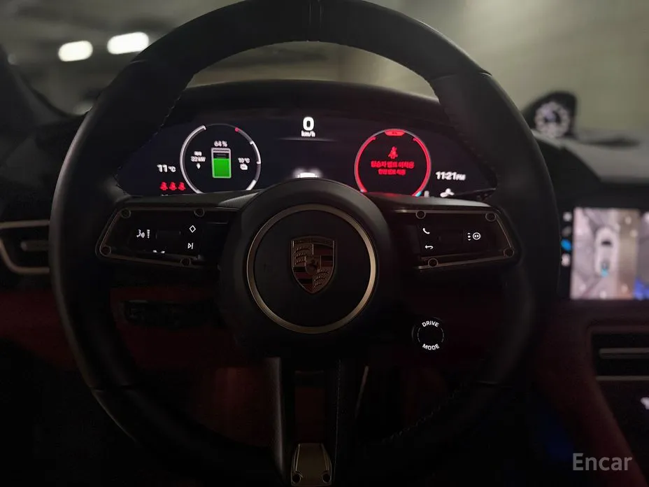 Фото 7 - Porsche Taycan