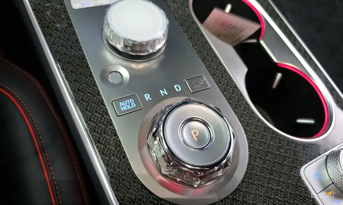 Фото 9 - Genesis GV80