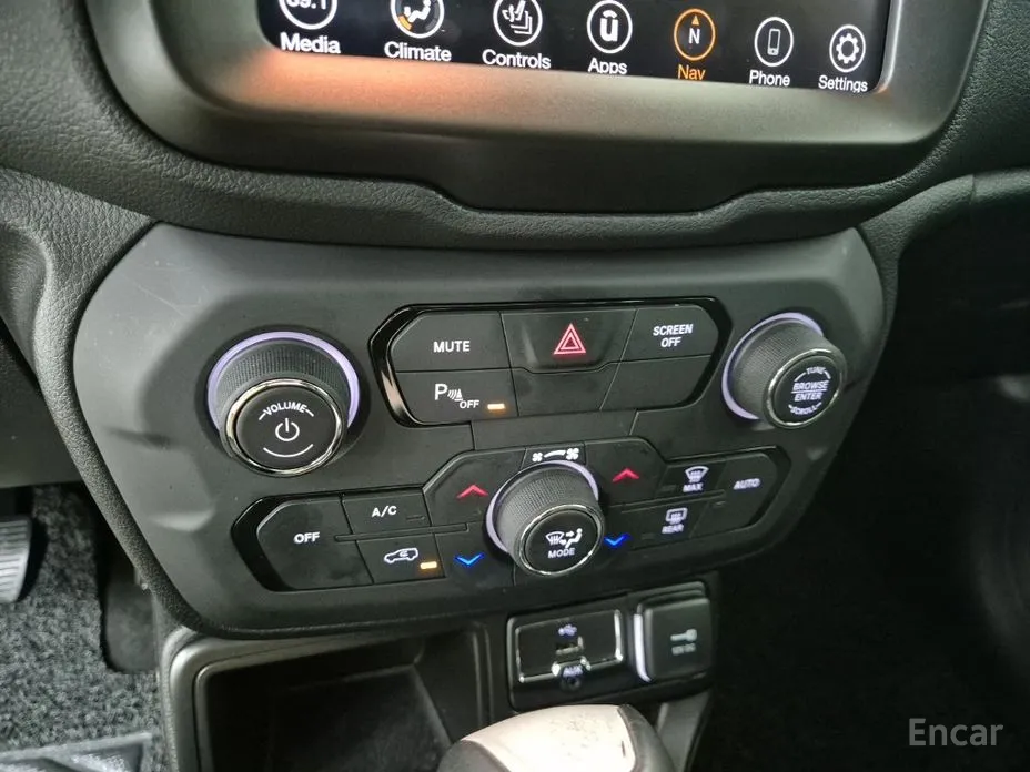 Фото 10 - Jeep Renegade