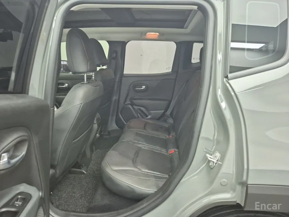 Фото 12 - Jeep Renegade