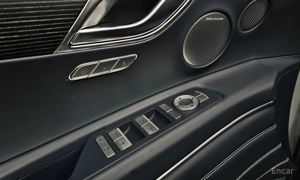 Фото 18 - Genesis GV80