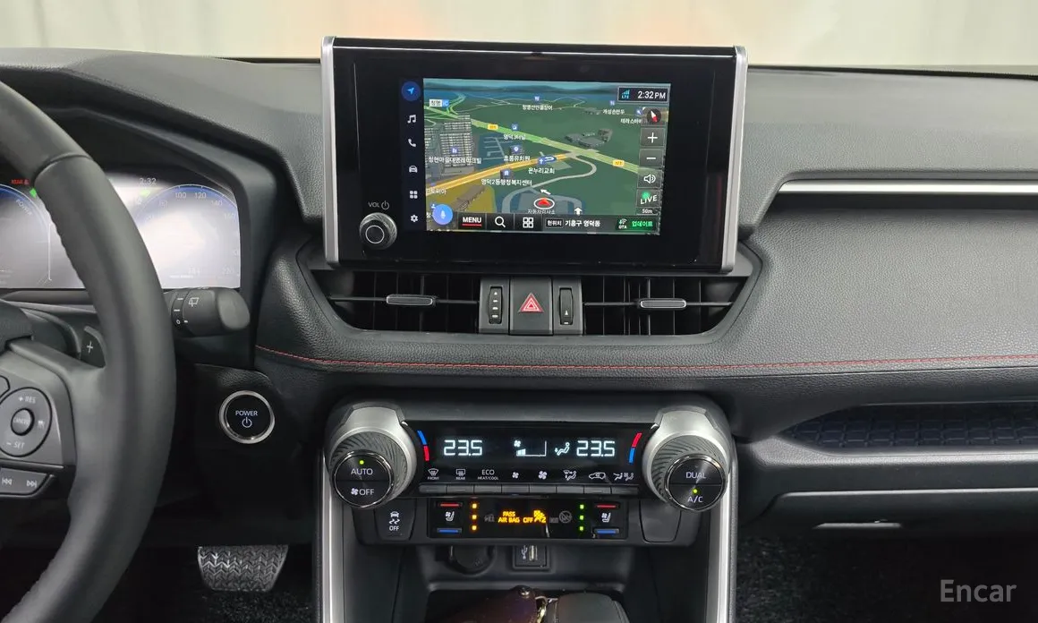 Фото 14 - Toyota RAV4