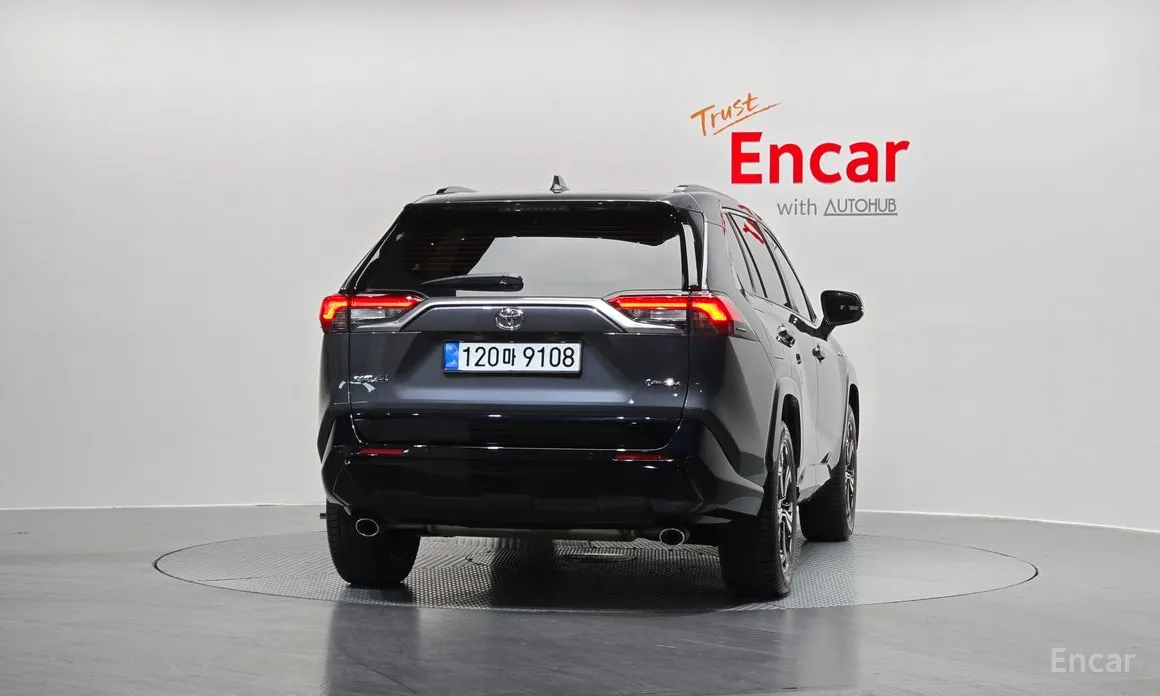 Фото 4 - Toyota RAV4