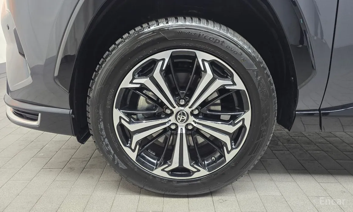 Фото 5 - Toyota RAV4