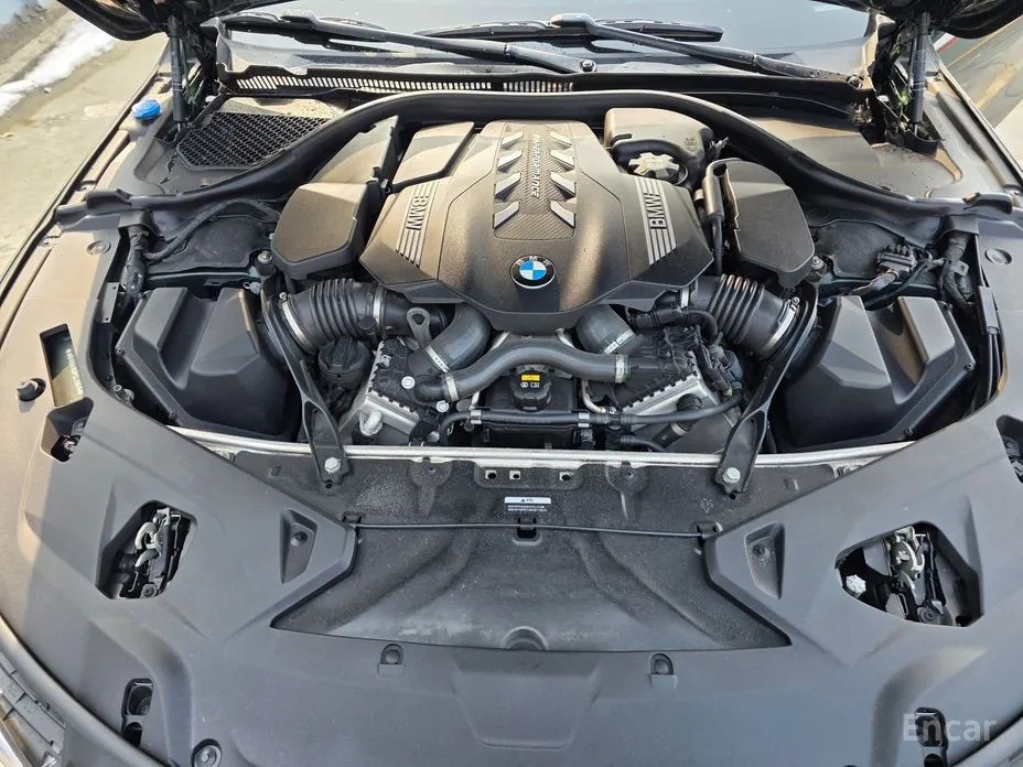 Фото 14 - BMW 8 Series