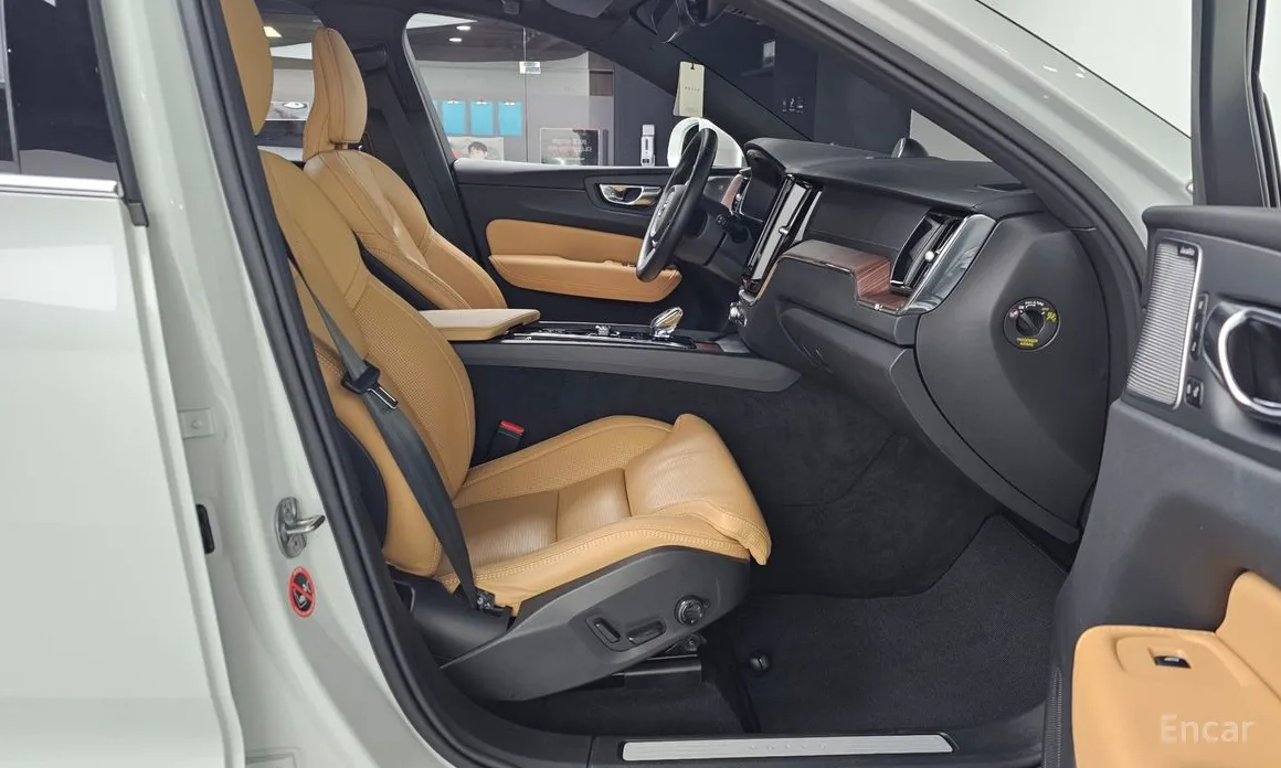 Фото 11 - Volvo XC60