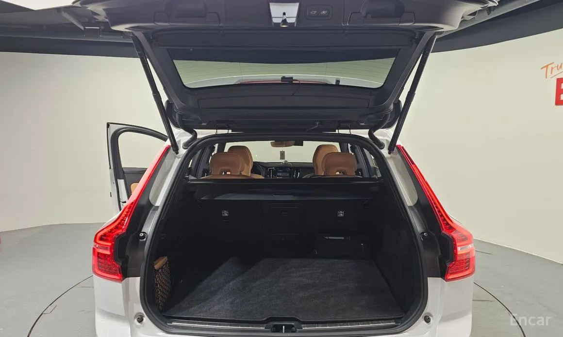 Фото 20 - Volvo XC60