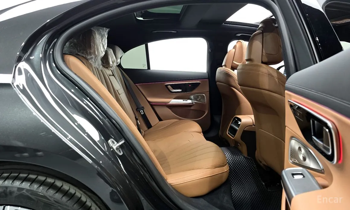 Фото 12 - Mercedes-Benz E-Class