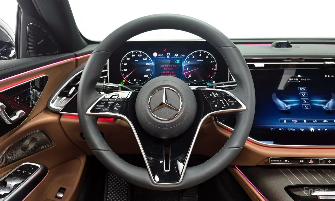 Фото 13 - Mercedes-Benz E-Class