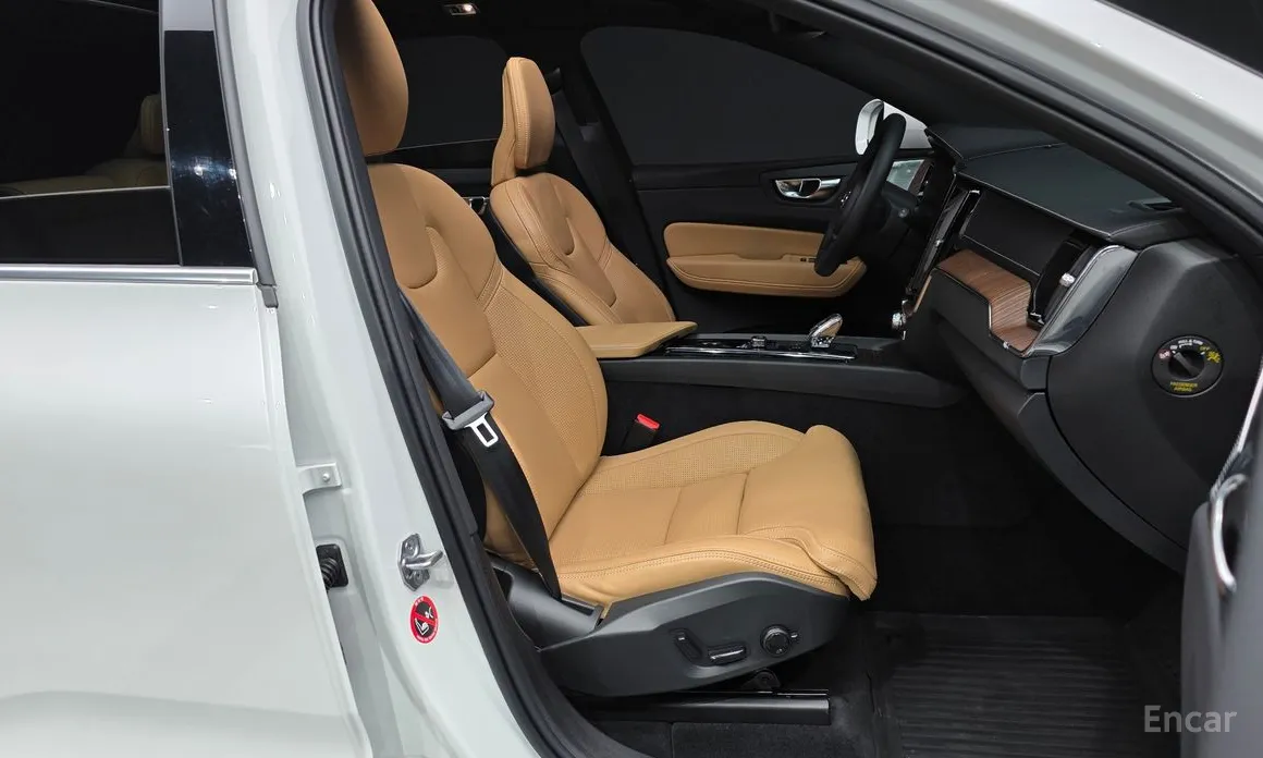 Фото 11 - Volvo XC60