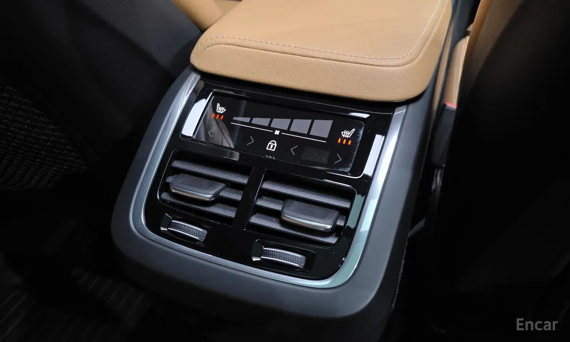 Фото 19 - Volvo XC60