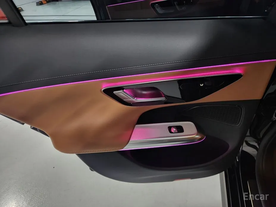 Фото 15 - Mercedes-Benz E-Class