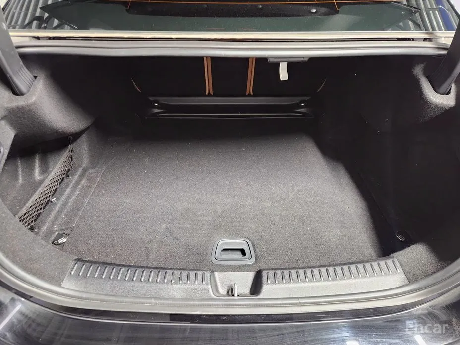 Фото 18 - Mercedes-Benz E-Class