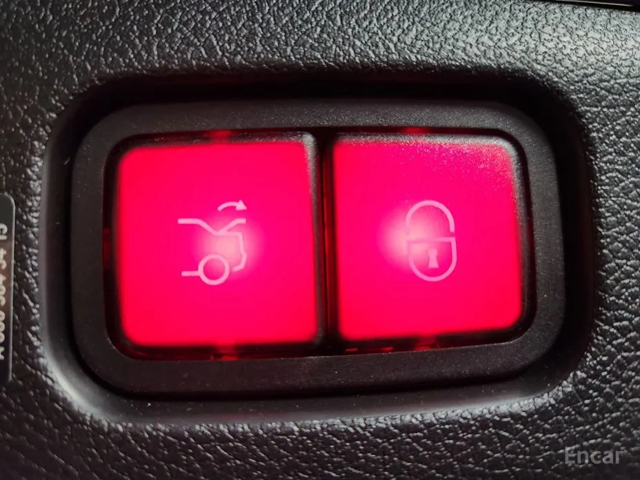 Фото 19 - Mercedes-Benz E-Class