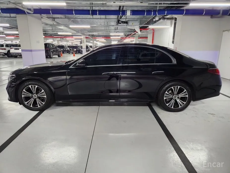 Фото 4 - Mercedes-Benz E-Class