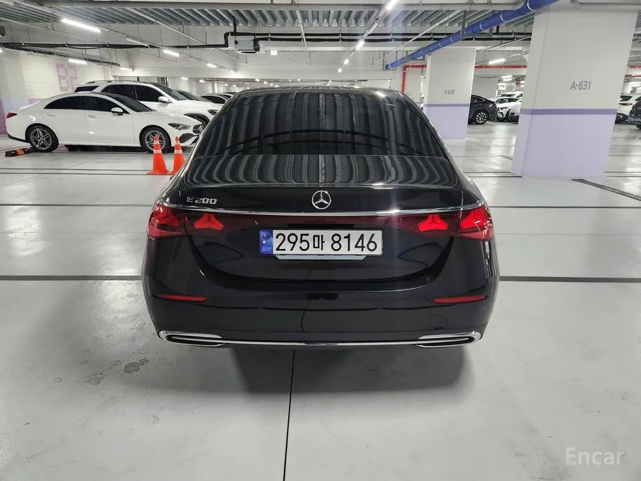 Фото 5 - Mercedes-Benz E-Class