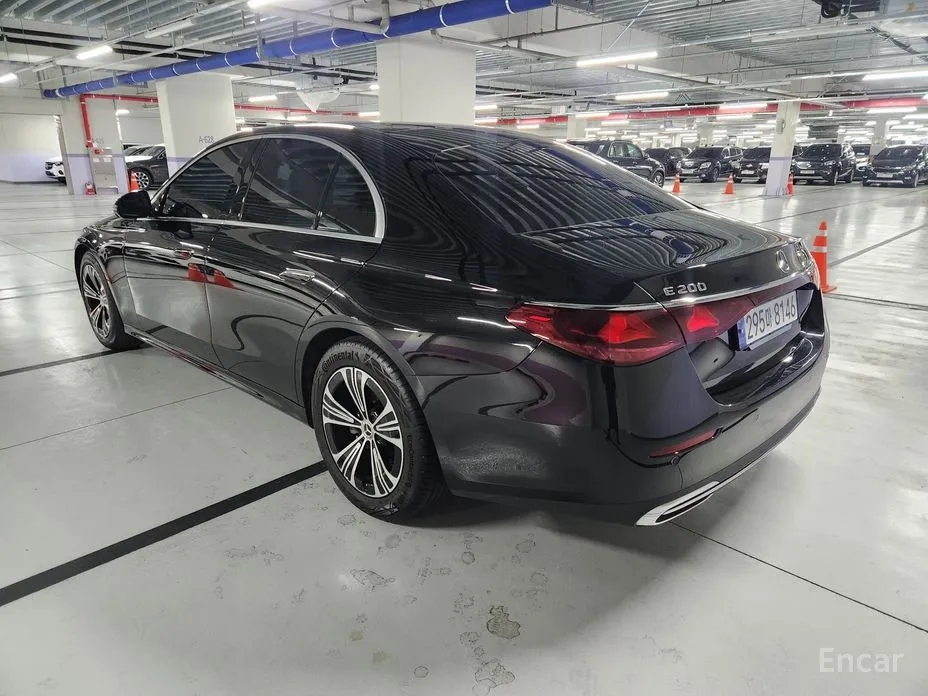 Фото 6 - Mercedes-Benz E-Class