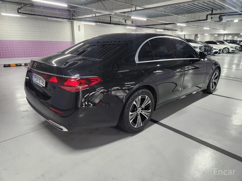 Фото 7 - Mercedes-Benz E-Class