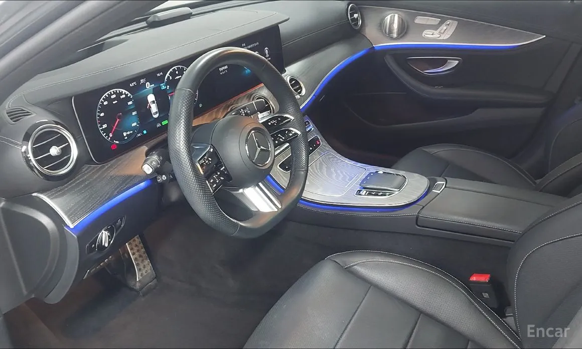 Фото 14 - Mercedes-Benz E-Class