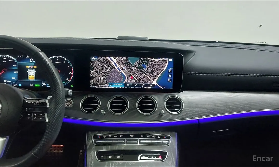 Фото 16 - Mercedes-Benz E-Class