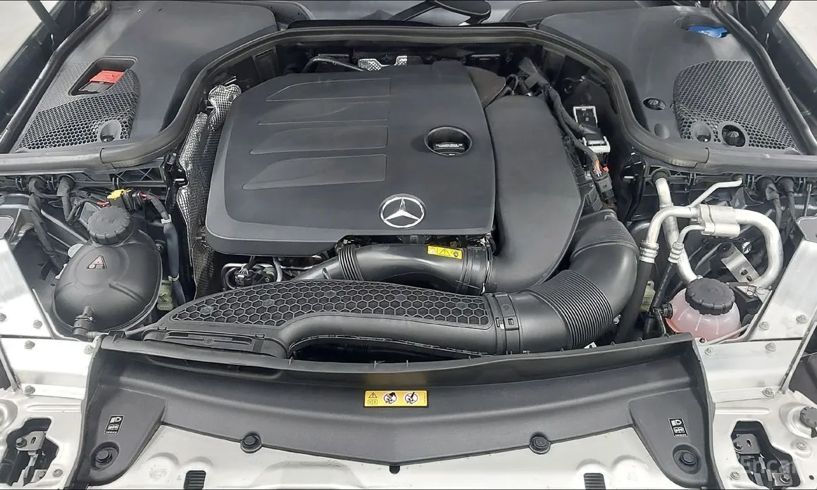 Фото 6 - Mercedes-Benz E-Class