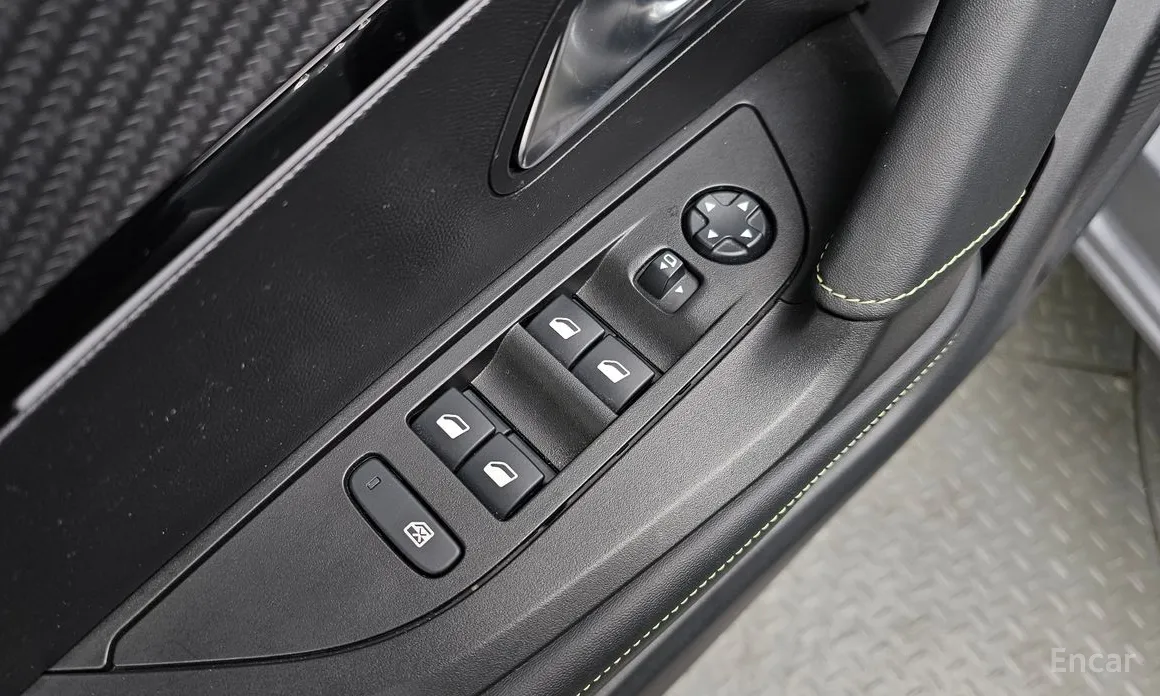 Фото 18 - Peugeot 2008