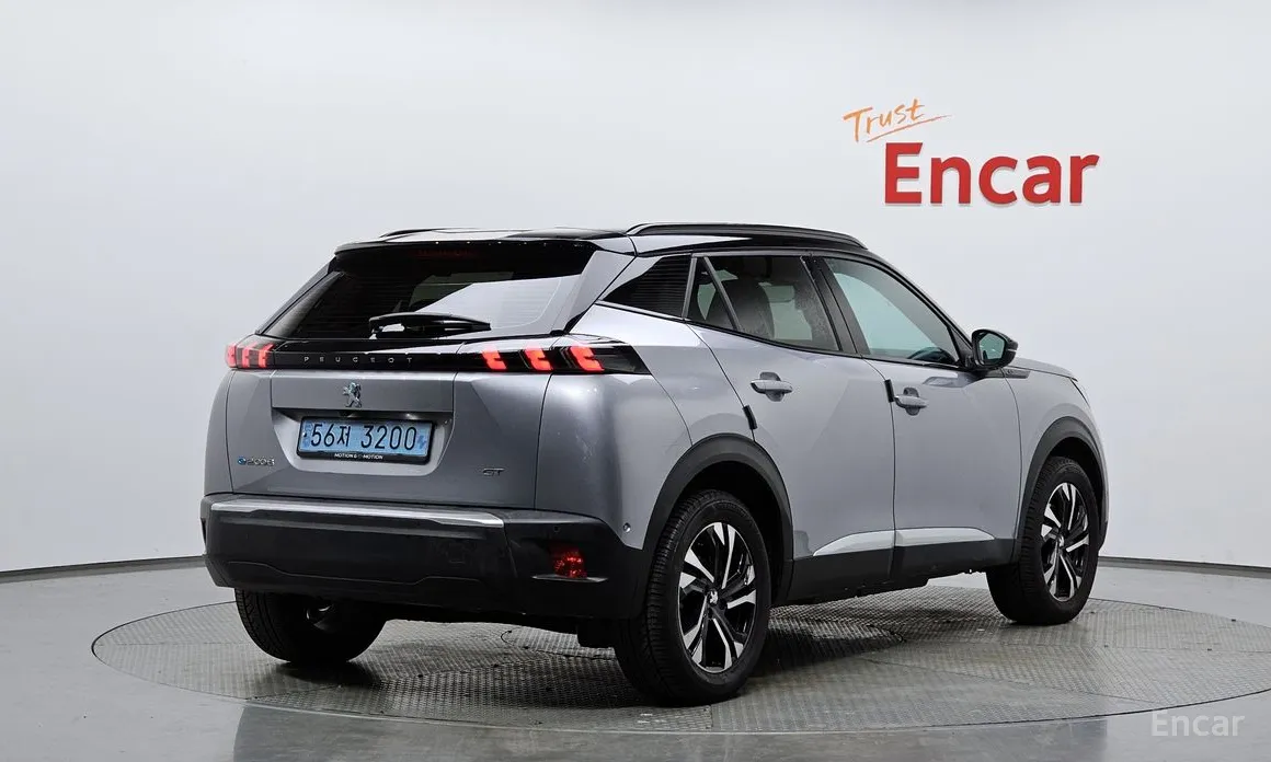 Фото 2 - Peugeot 2008