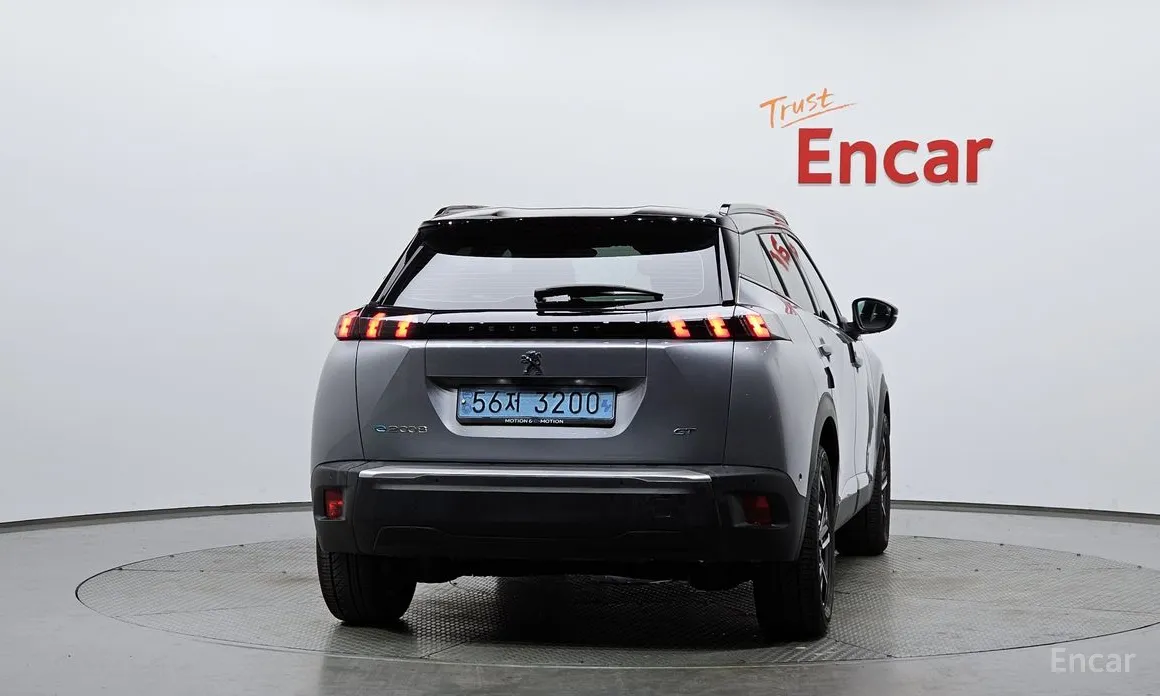 Фото 4 - Peugeot 2008