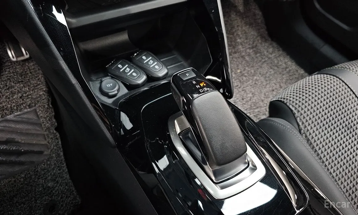 Фото 9 - Peugeot 2008