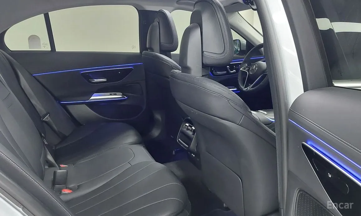 Фото 10 - Mercedes-Benz E-Class