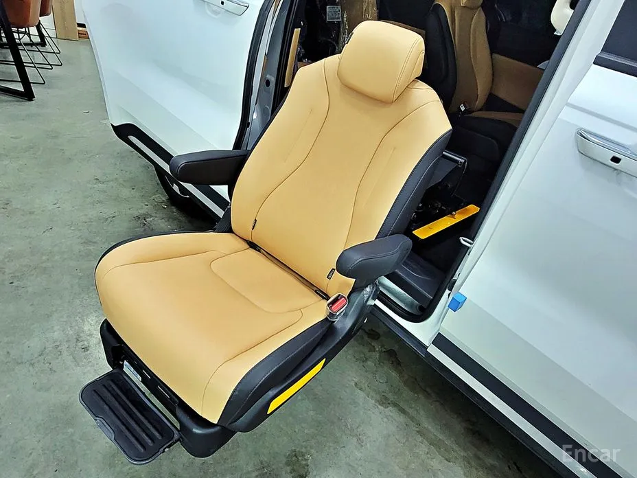 Фото 1 - Kia Carnival