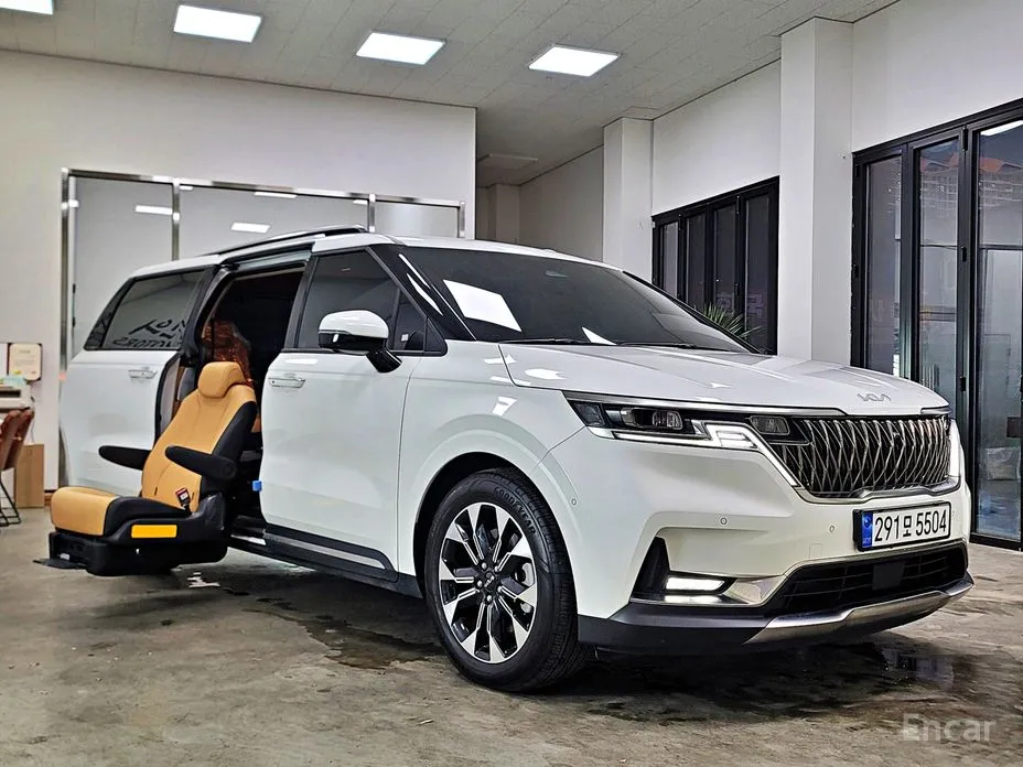 Фото 2 - Kia Carnival