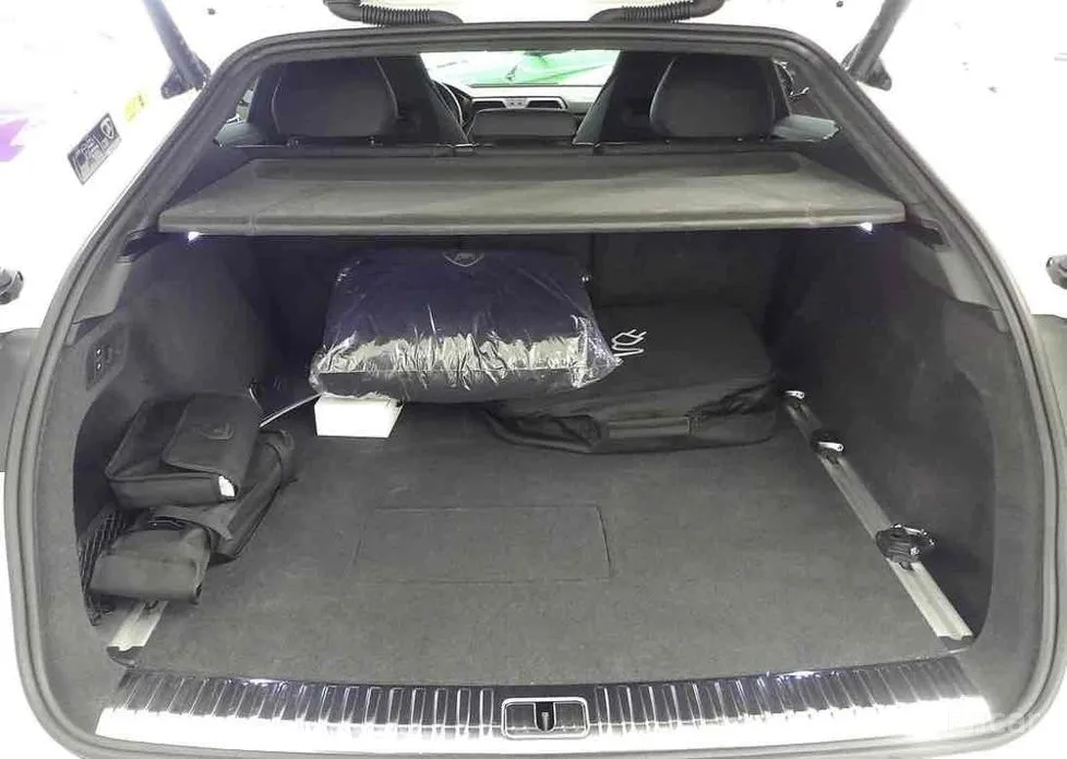 Фото 11 - Lamborghini Urus