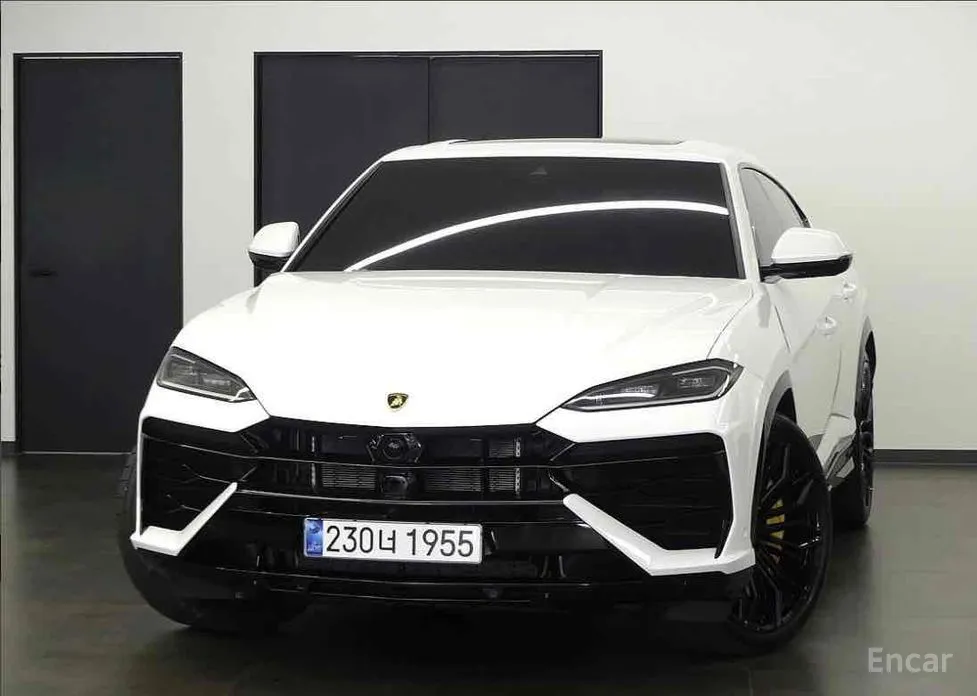 Фото 2 - Lamborghini Urus