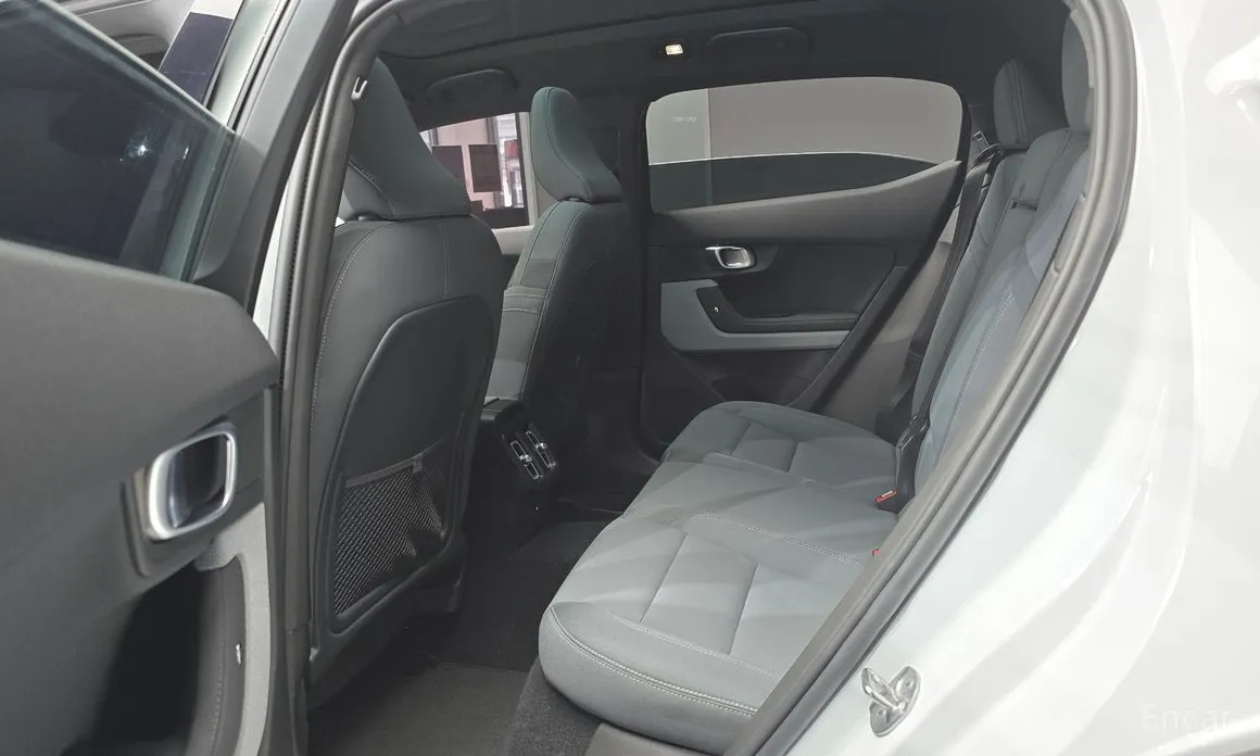 Фото 13 - Polestar 2