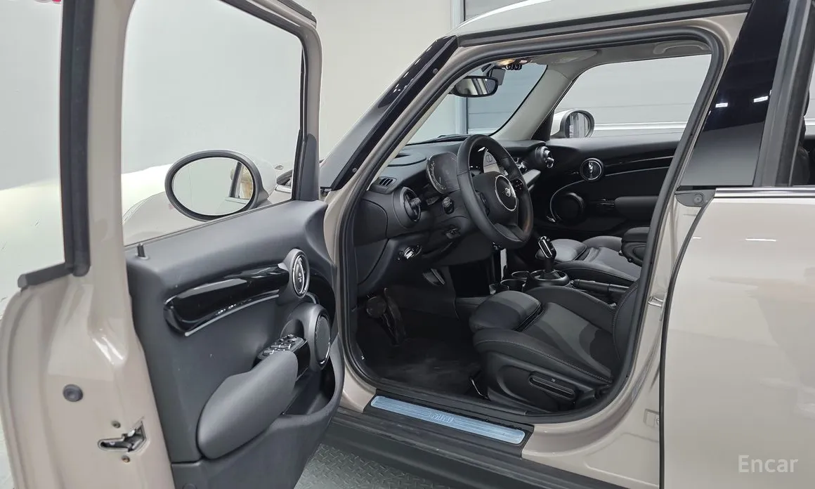 Фото 10 - Mini Cooper