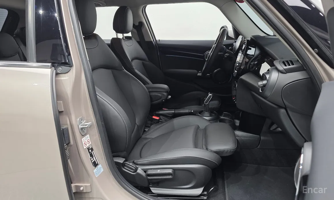 Фото 11 - Mini Cooper