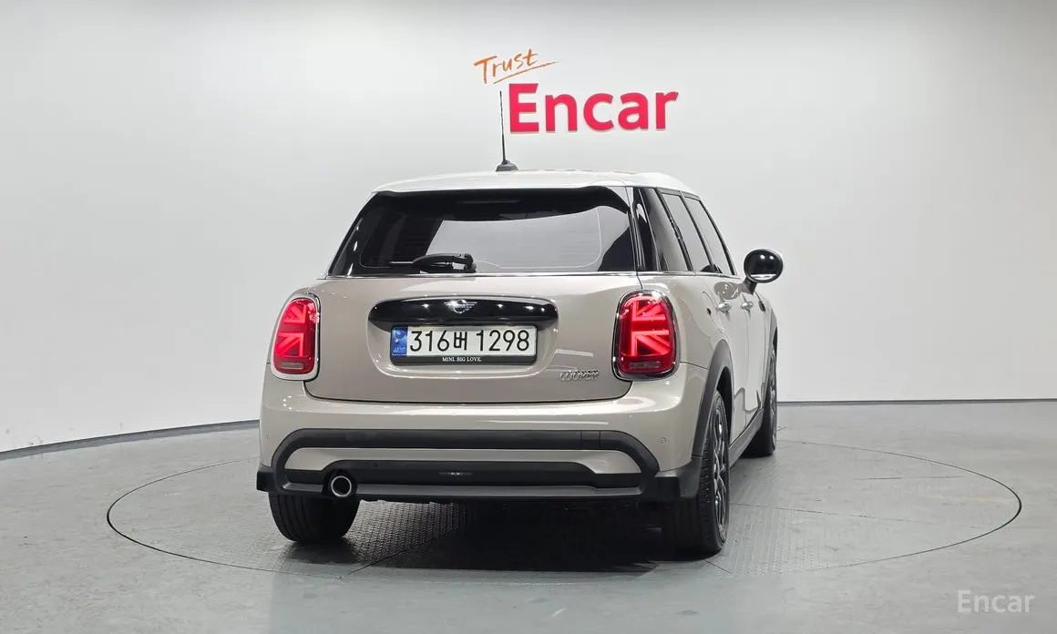 Фото 4 - Mini Cooper